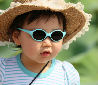 niña con lentes